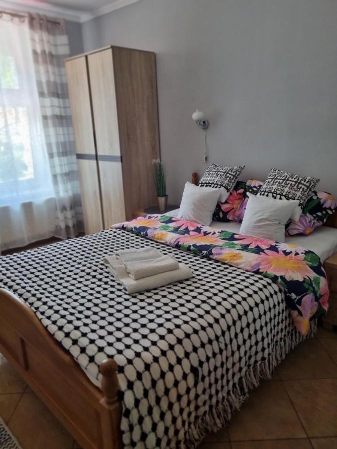 Hotel Zaulek Luban Extérieur photo