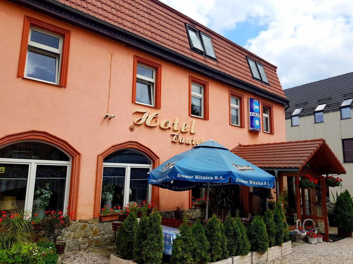 Hotel Zaulek Luban Extérieur photo